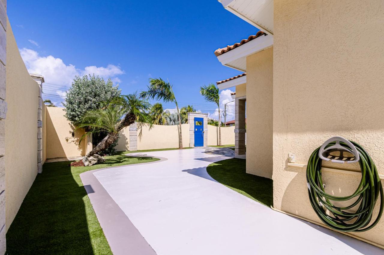 Vila Ruby 15 Palm Beach Exteriér fotografie